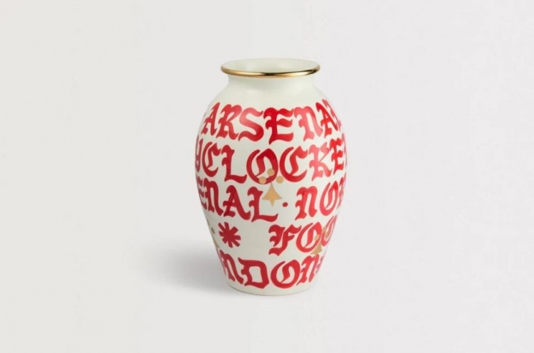 太陽(yáng)報(bào)：阿森納推出花瓶等瓷器的周邊產(chǎn)品，發(fā)售不到一小時(shí)就售罄