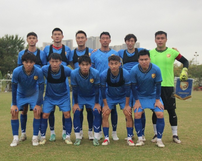 穆謝奎連入兩球?qū)⒈确帜孓D(zhuǎn)，大連鯤城2-1戰(zhàn)勝山西崇德榮海