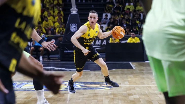 NBA初代老六，42歲進(jìn)入生涯巔峰？！