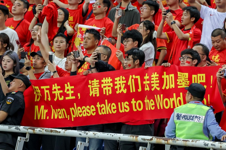 主力后腰停賽，逼迫伊萬(wàn)放棄菱形中場(chǎng)？塞鳥(niǎo)奇兵作用或是搶分關(guān)鍵